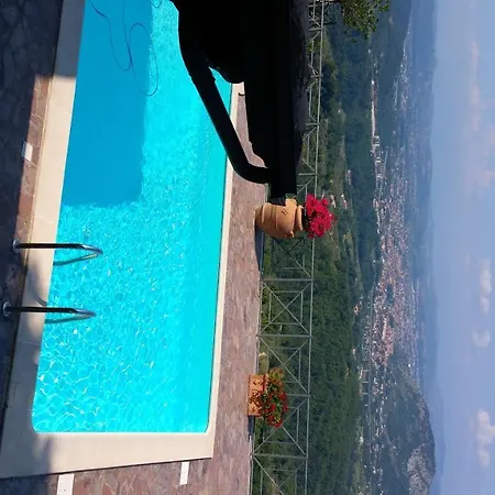 アパート La Codarda